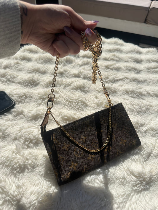 Louis Vuitton crossbody pochette Bag