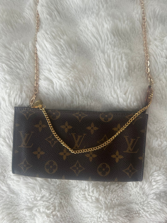 Louis Vuitton crossbody pochette Bag.