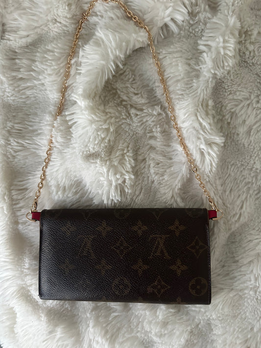 Louis Vuitton wallet on chain bag