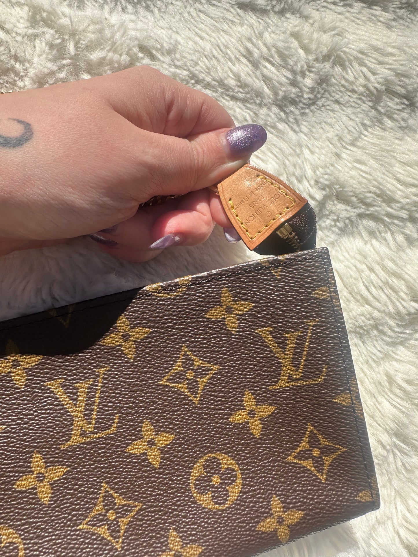 Louis Vuitton crossbody pochette Bag