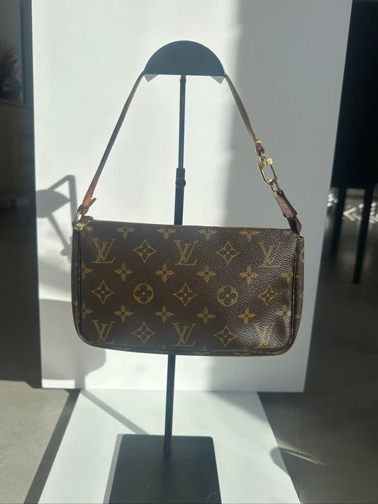 Louis Vuitton Pochette Accessory