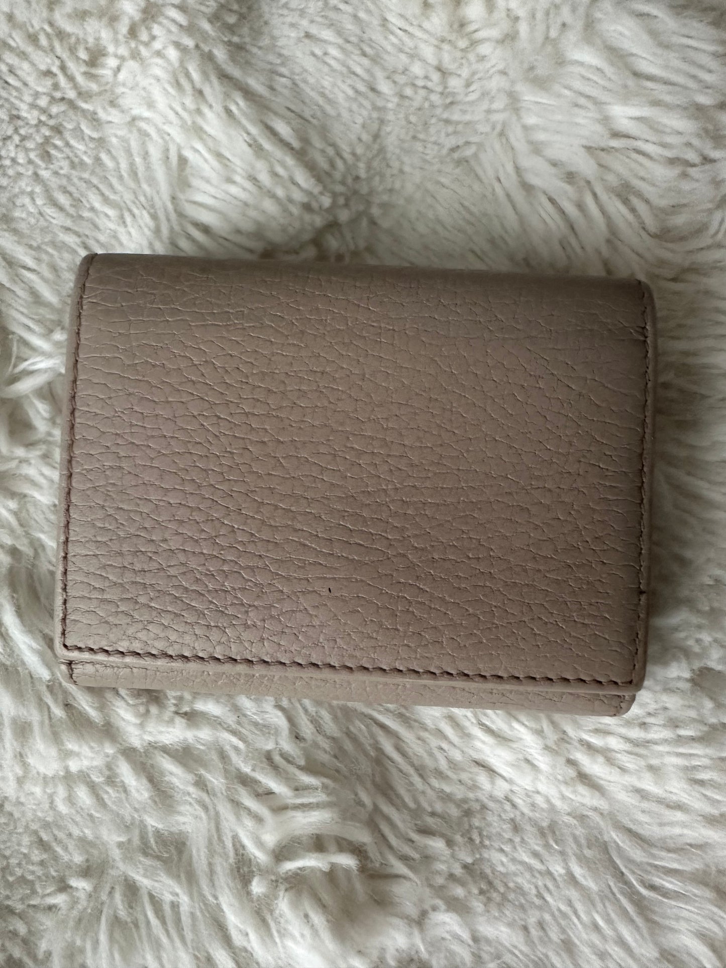 Gucci GG Bi fold Marmont Medium Wallet Beige