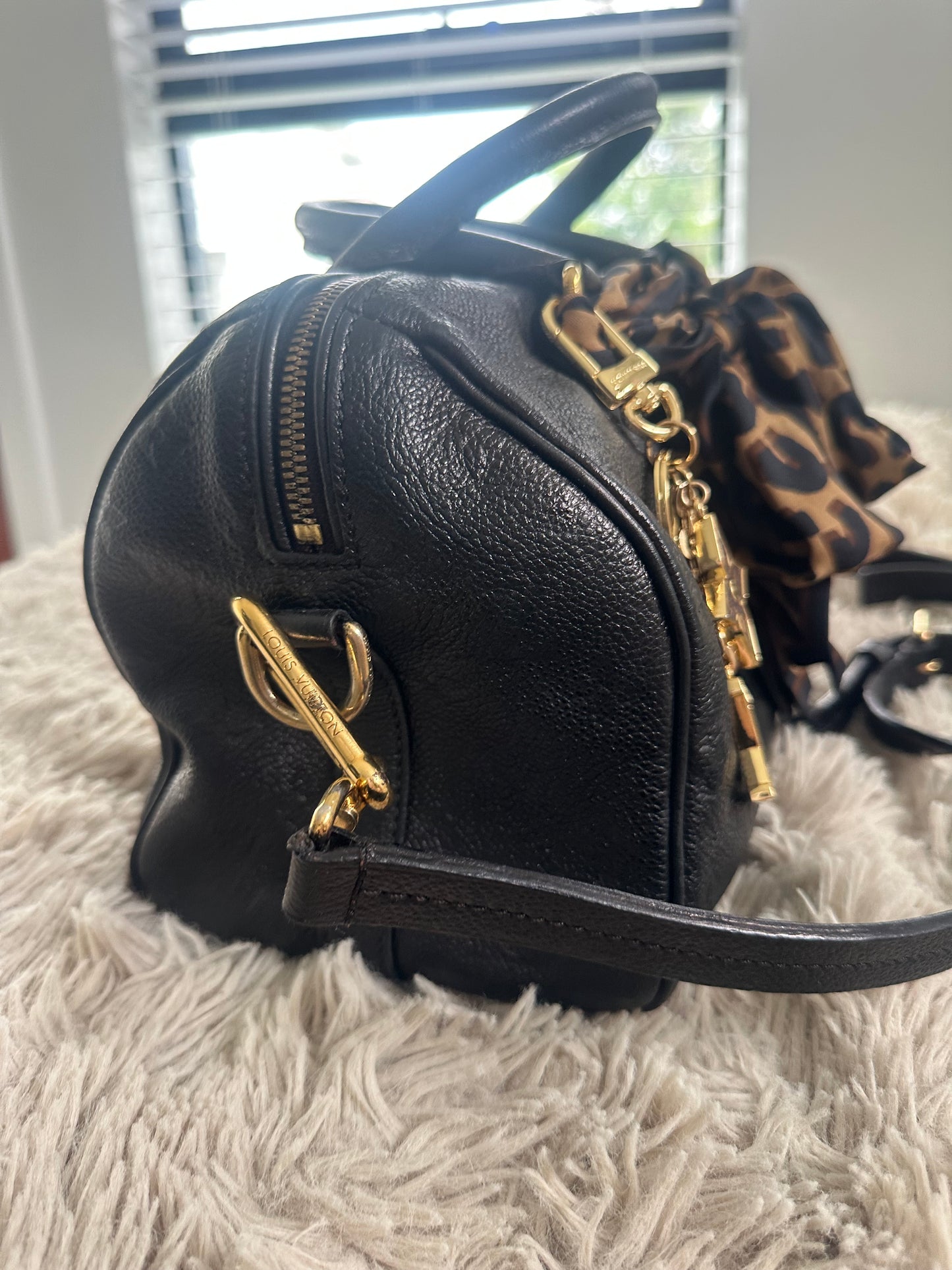 Black Louis Vuitton speedy