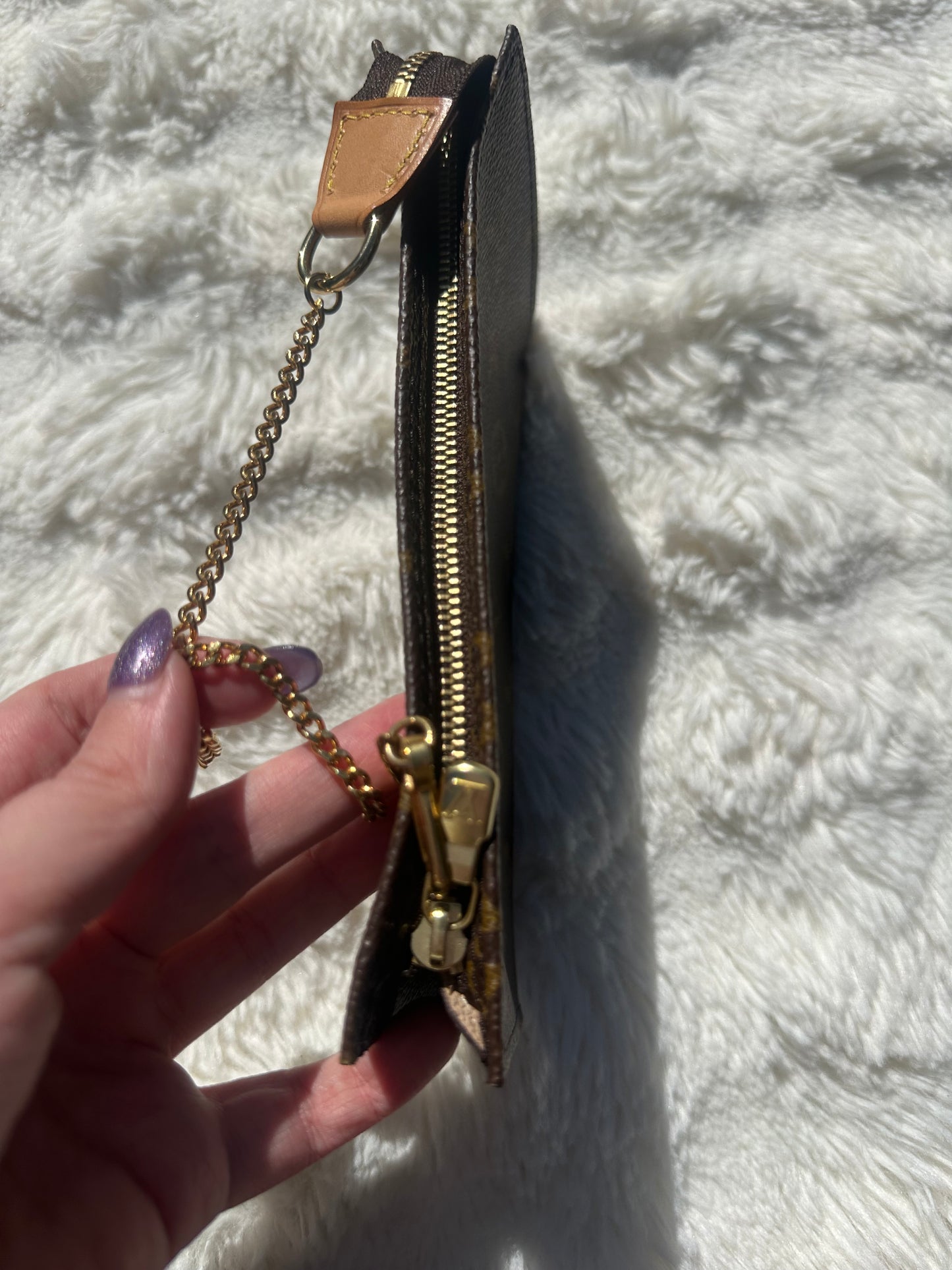 Louis Vuitton crossbody pochette Bag