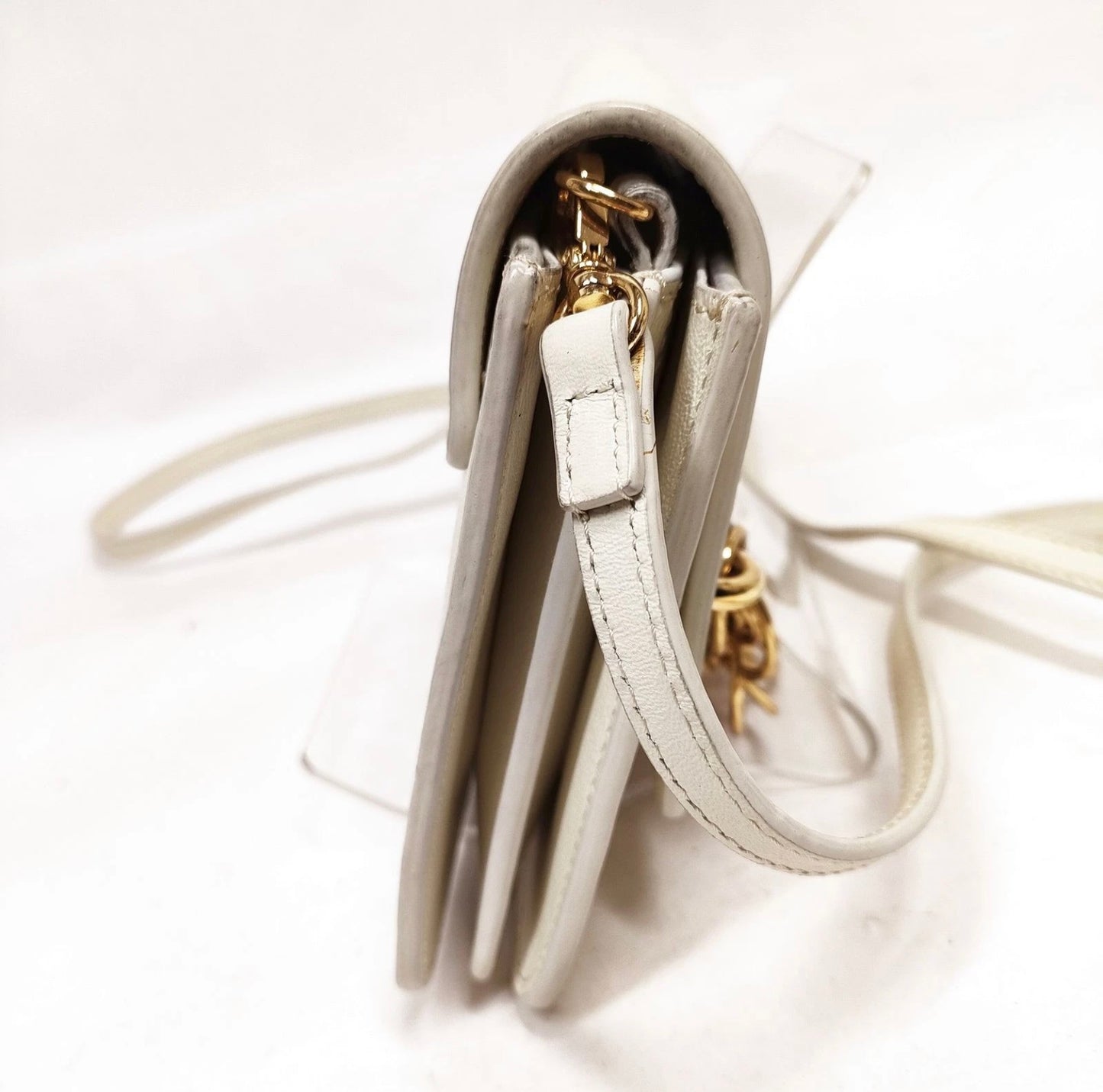 Chloe White leather and gold loop crossbody bag