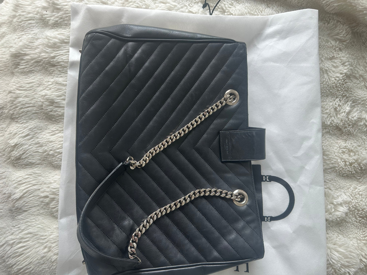 SAINT LAURENT - chevron leather Cassandra shopping tote