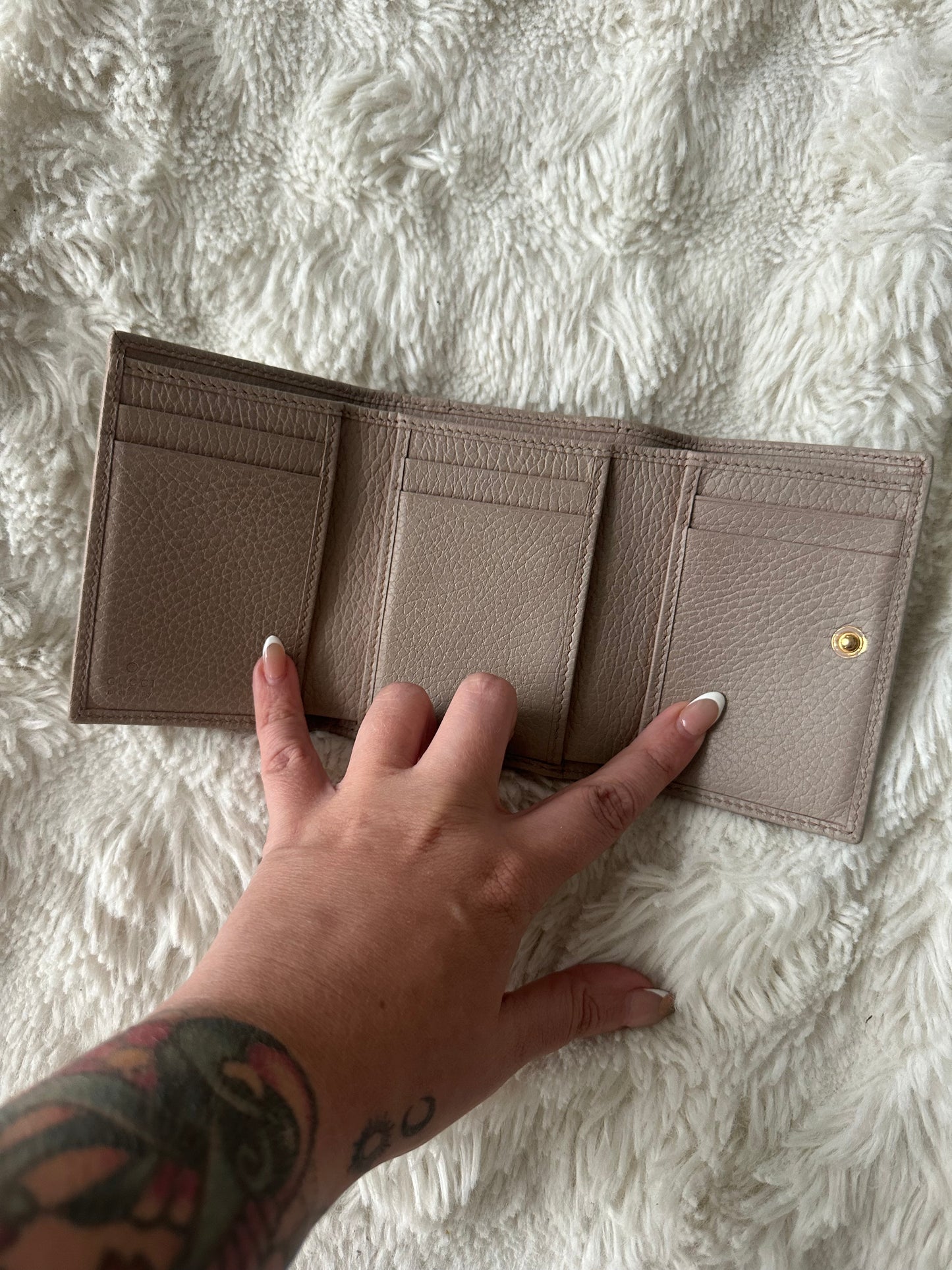 Gucci GG Bi fold Marmont Medium Wallet Beige