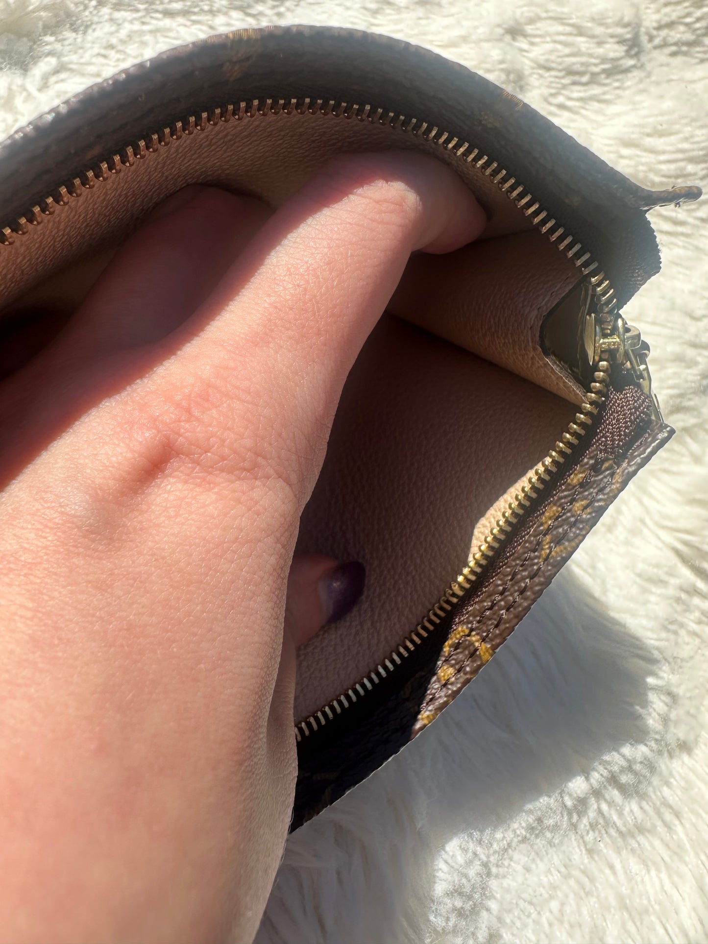 Louis Vuitton crossbody pochette Bag