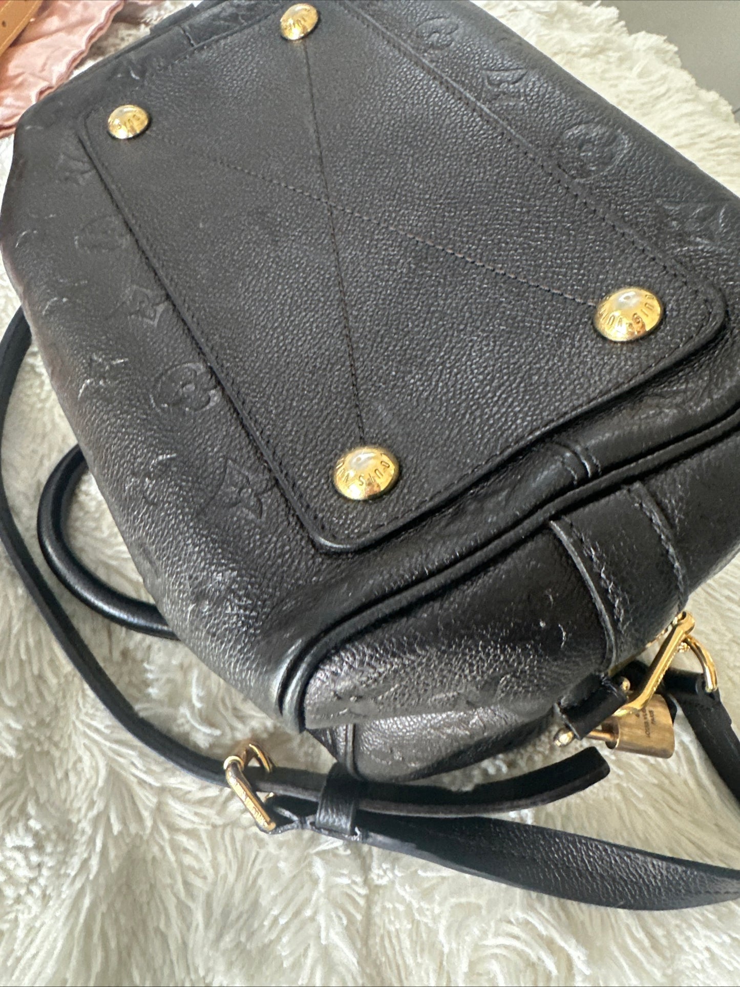 Black Louis Vuitton speedy