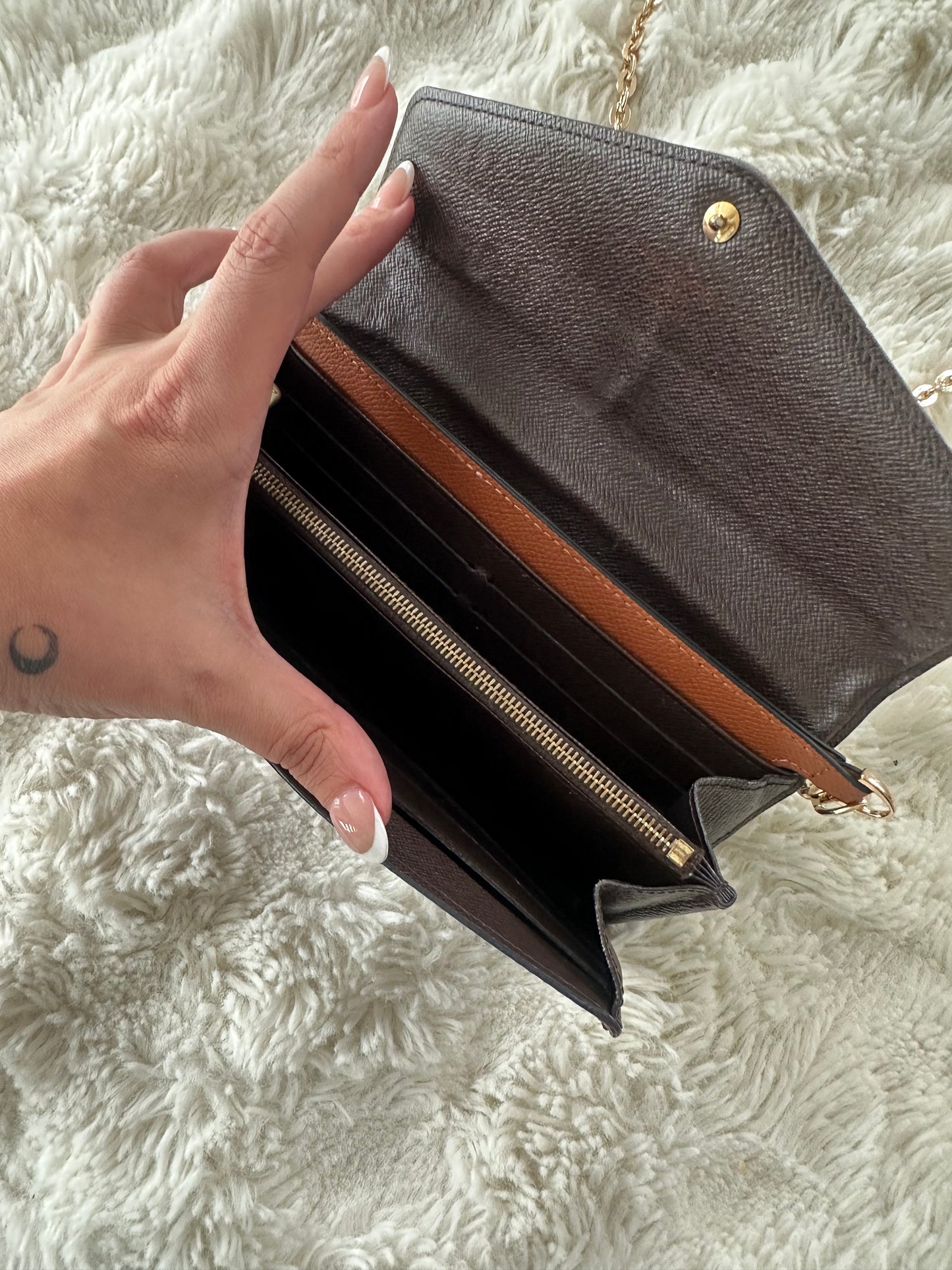 Louis Vuitton - Damier Ebene cross body wallet on chain