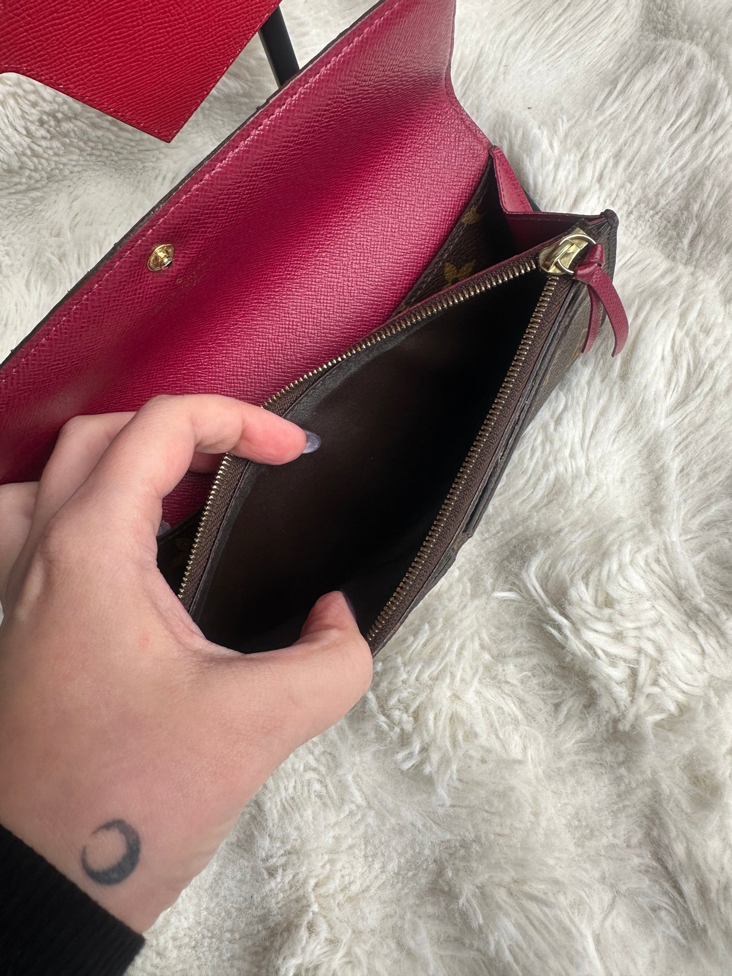 Louis Vuitton wallet on chain shoulder bag