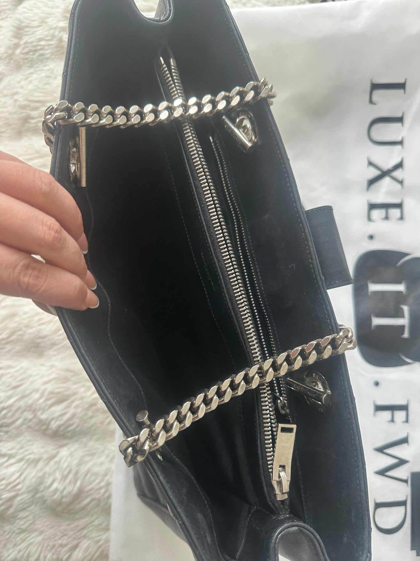 SAINT LAURENT - chevron leather Cassandra shopping tote