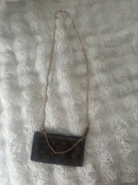 Louis Vuitton crossbody pochette Bag.