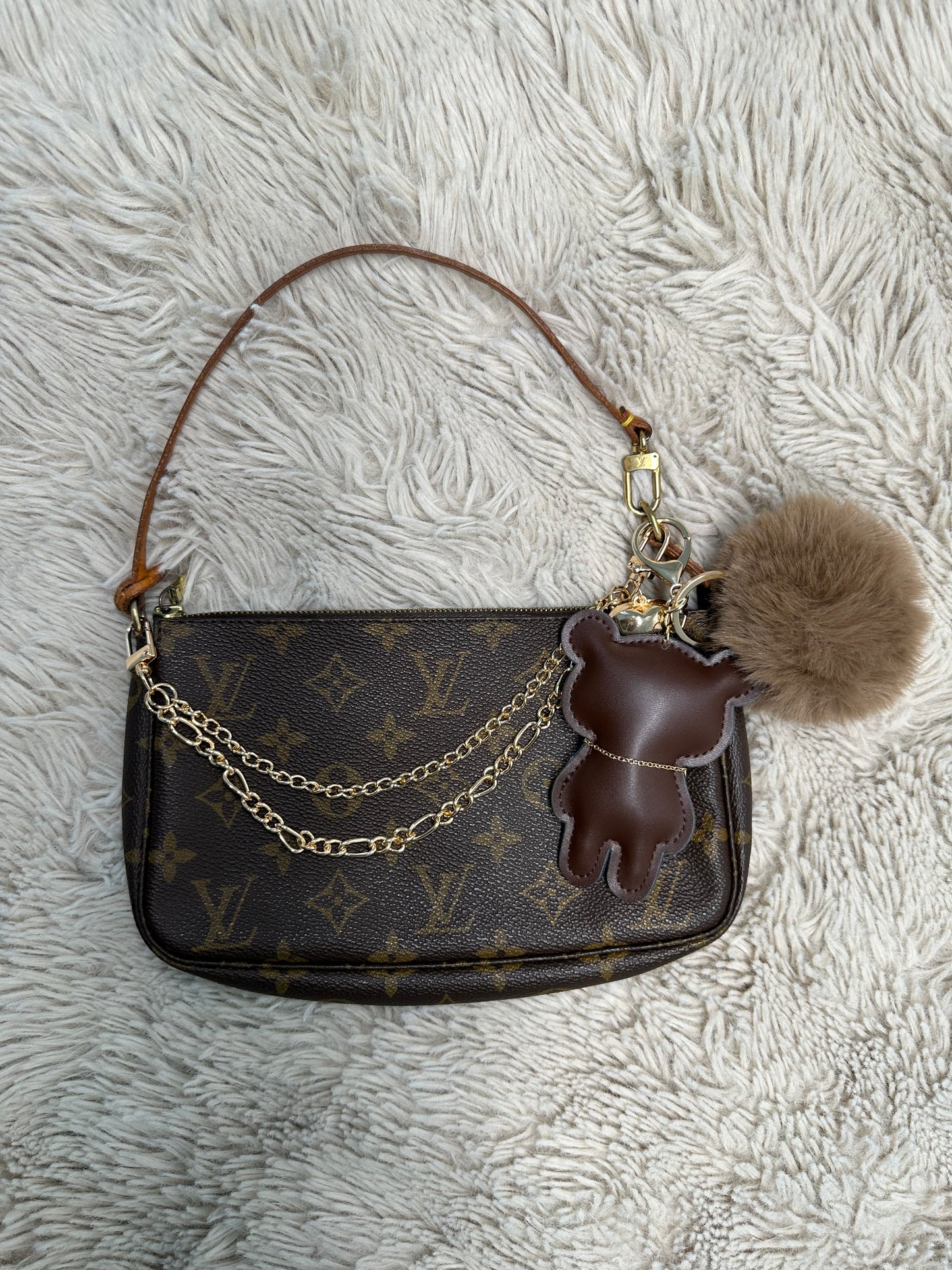 Louis Vuitton Pochette Accessories